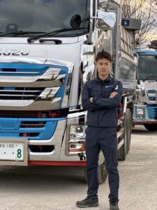 大型ダンプトラック運転手