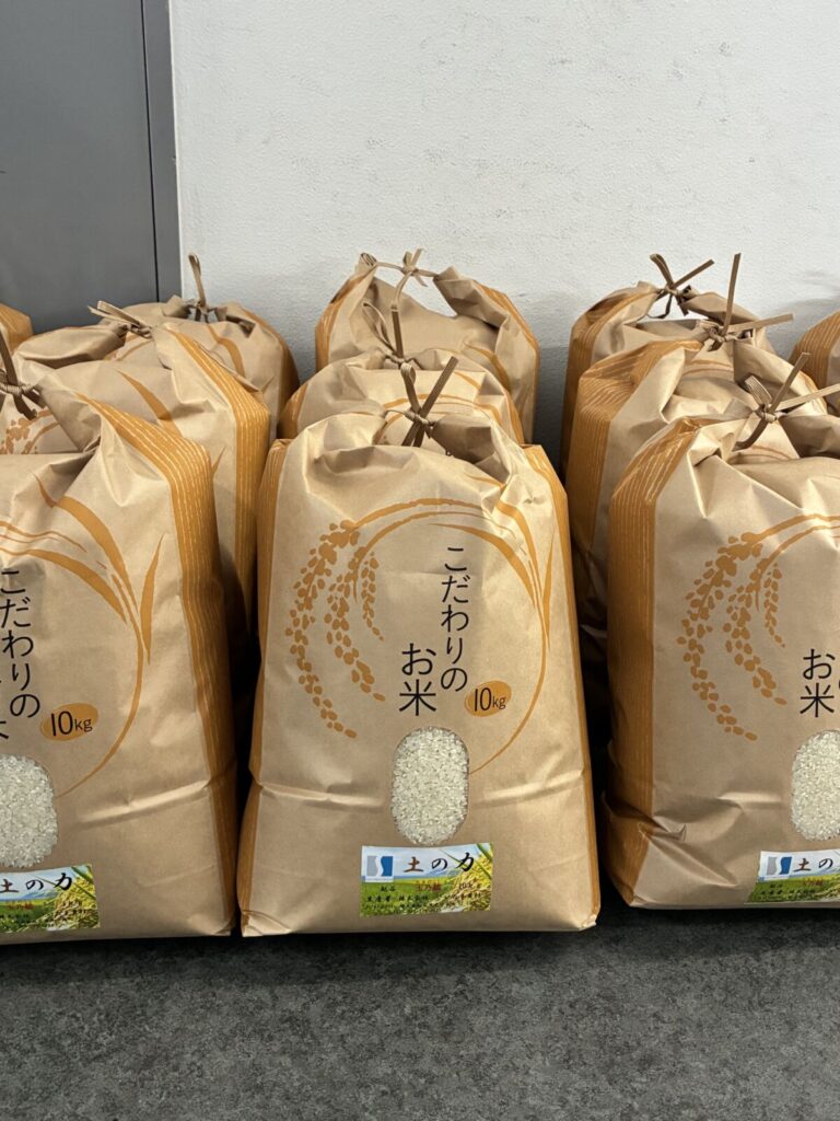 今年も自社栽培の「越谷産コシヒカリ」が実りました。